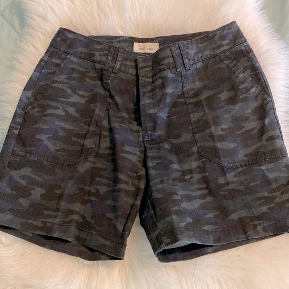 Land N Sea Shorts